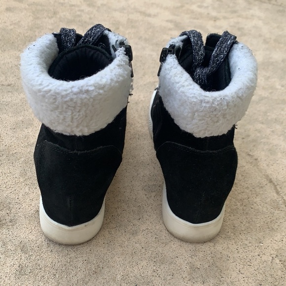 Steve Madden Blk Wedge Faux Shearling Boot Sz 7.5 - Picture 4 of 10